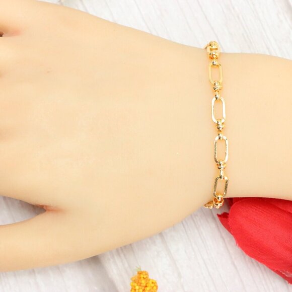 "Trendy Handmade Bracelet – A Thoughtful Gift for Girls & Women | UNVRC1554 - Picture 7 of 10